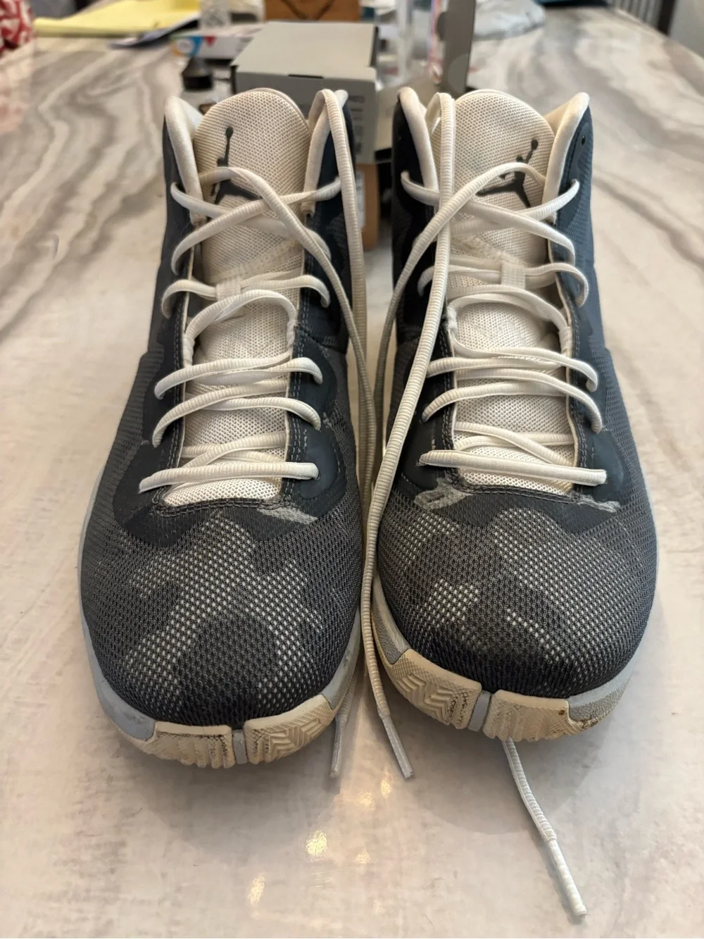 Vintage Jordan Low-Top Sneakers in Off-White and Light Gray